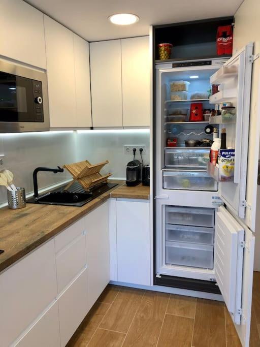 Sea View, Pool, Free Parking, Wifi, Port Aventura Apartment Салоу Екстериор снимка